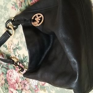 MICHAEL KORS SHOULDER BAG CHAIN DETAIL NWOT BLACK